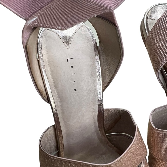 Leith Rose Gold Metallic Open Toe Sandals Size 7.5M Lucite Clear Heels - Picture 4 of 6